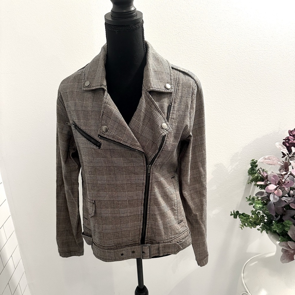 NWT. Michael Stars grey,black,brown hound tooth motto jacket. Left side zipper.